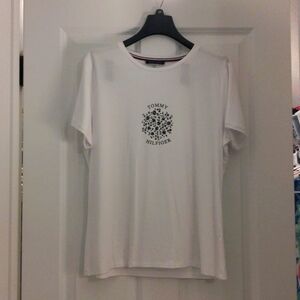 White Tommy Hilfiger shirt